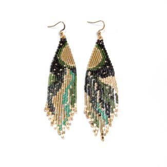Boucles d’oreilles Sunset vert, noir et doré avec franges de perles – HYPNOCHIC